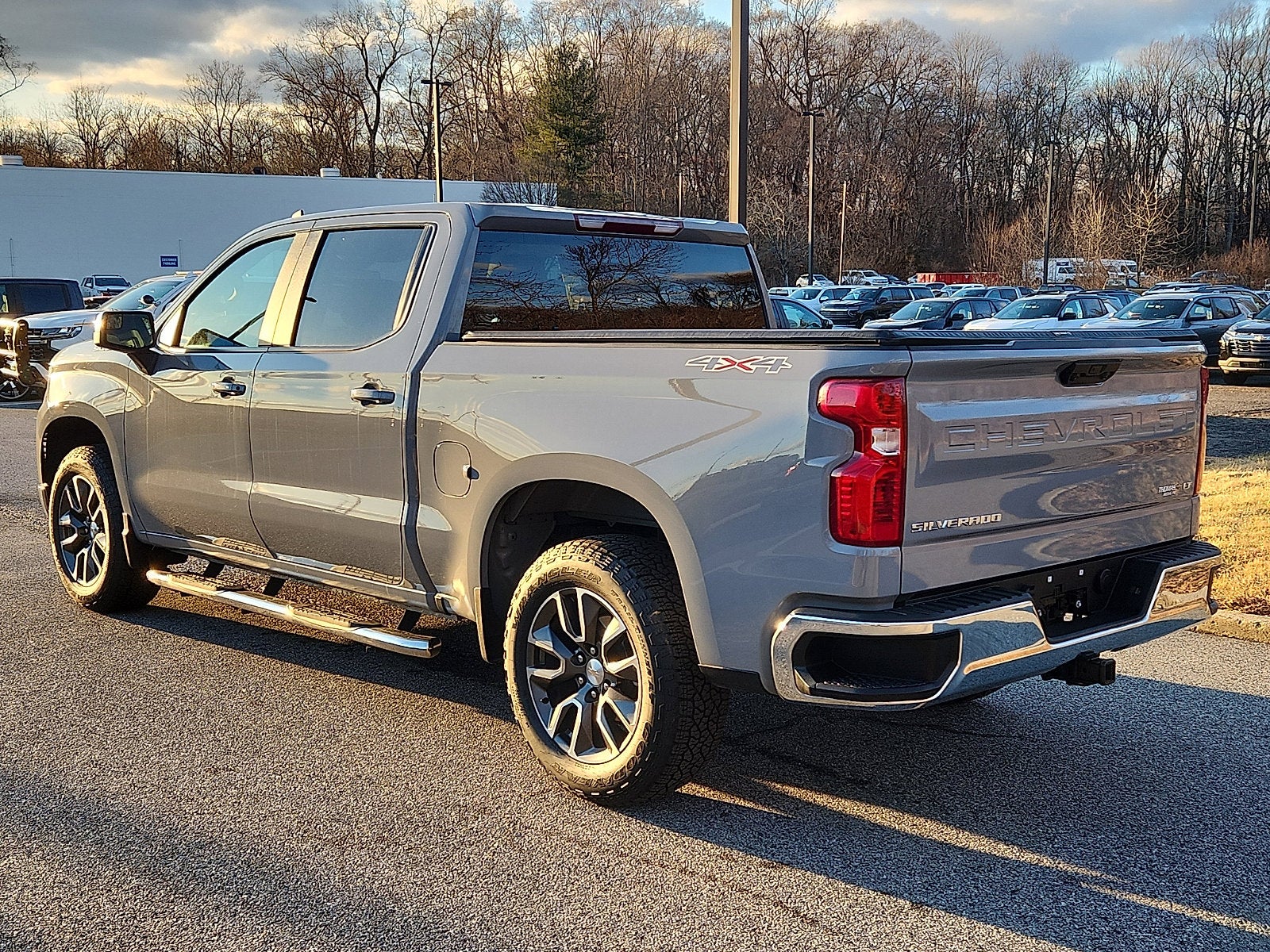 2024 Chevrolet Silverado 1500 LT (2FL)