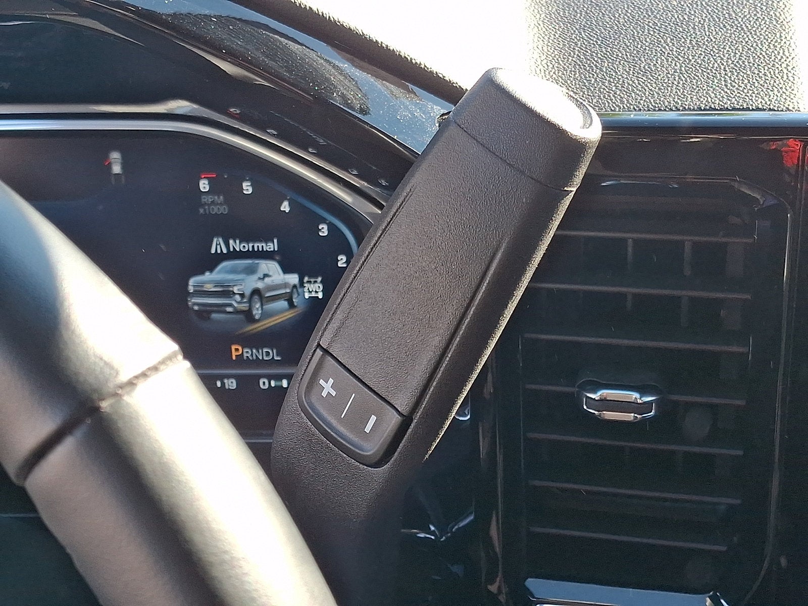 2024 Chevrolet Silverado 1500 LT - Photo 15