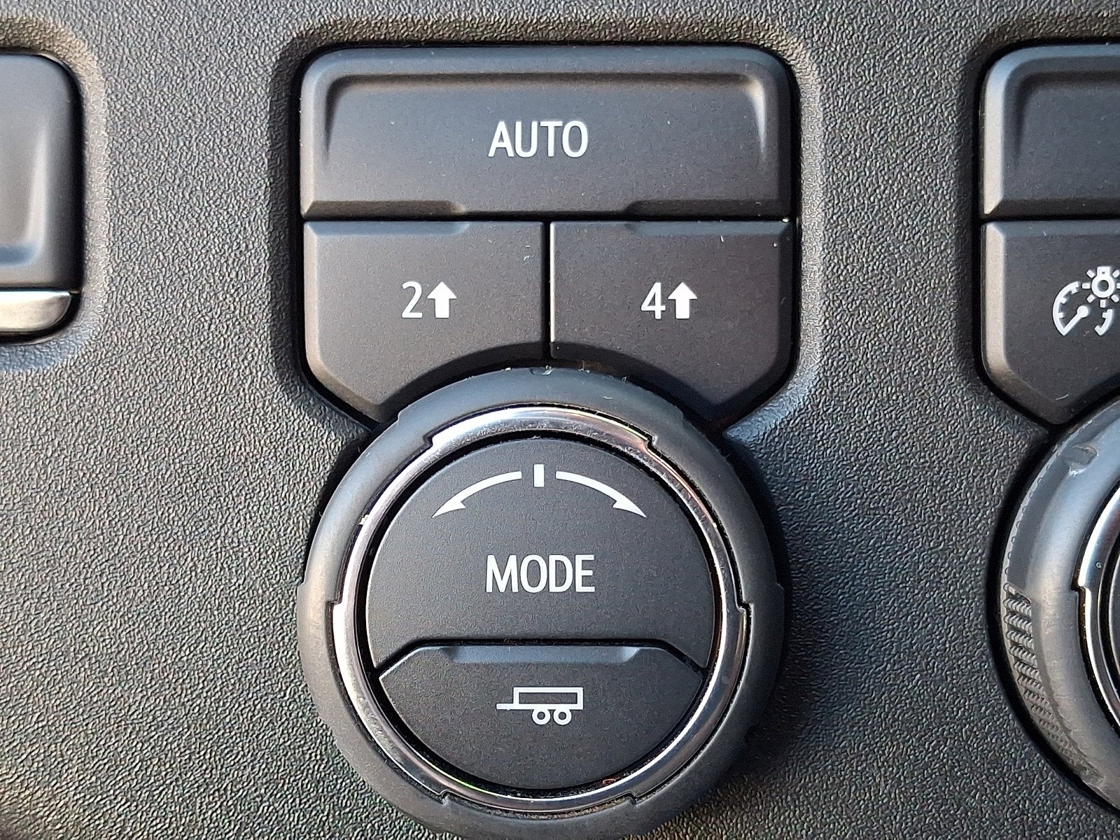 2024 Chevrolet Silverado 1500 LT - Photo 25