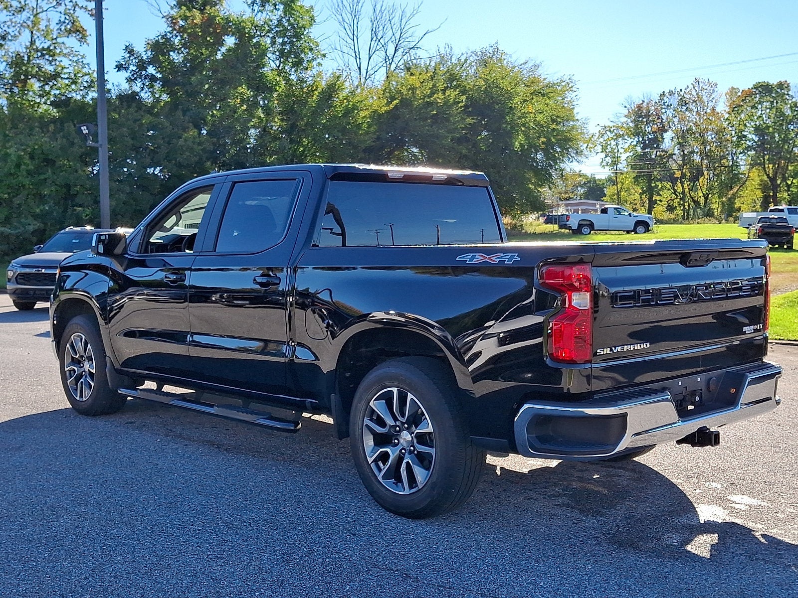 2024 Chevrolet Silverado 1500 LT - Photo 4