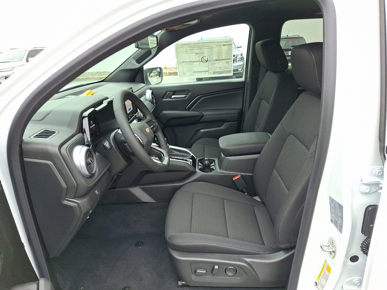 2025 Chevrolet Colorado WT/LT