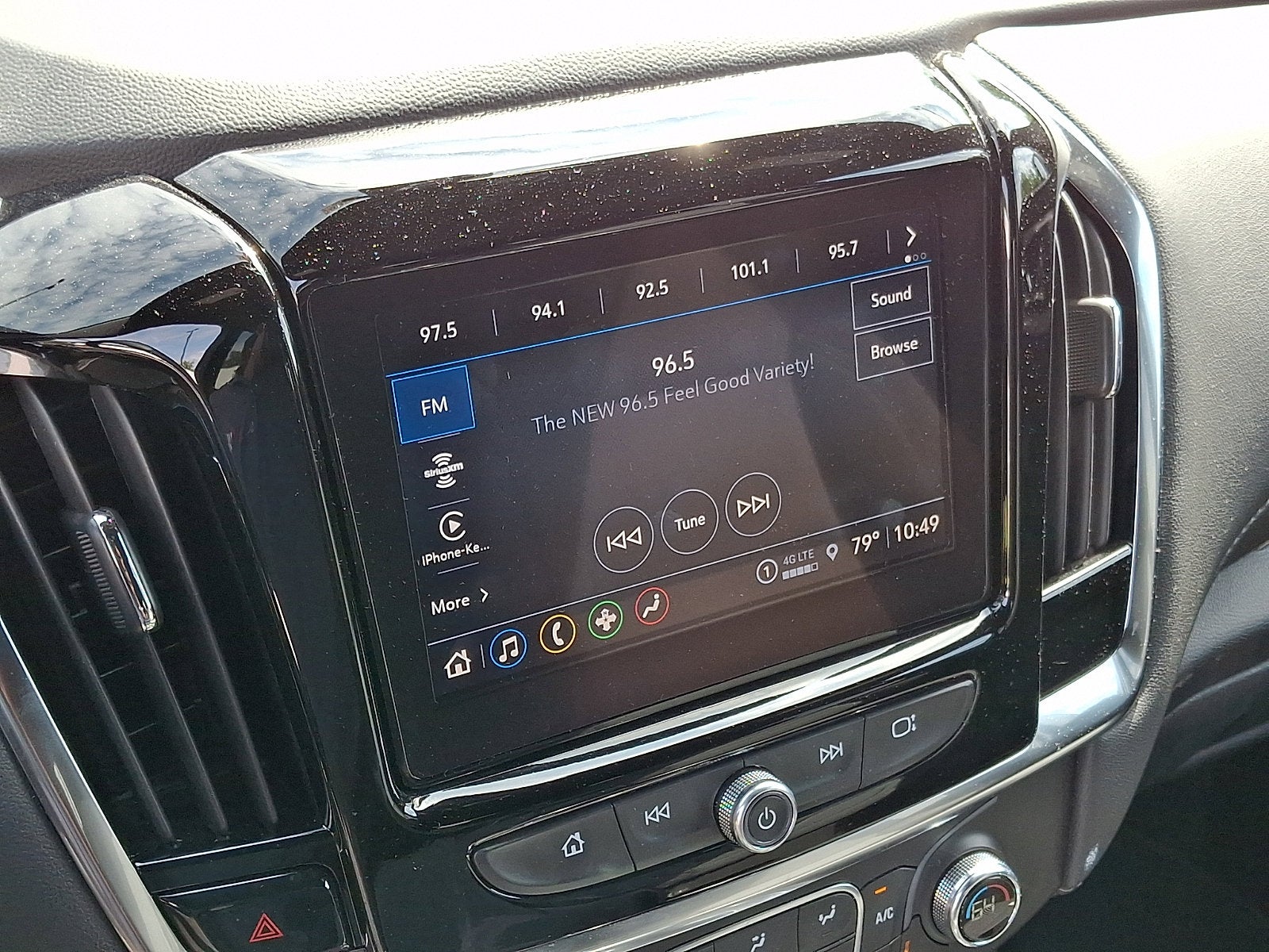 2023 Chevrolet Traverse LT Cloth