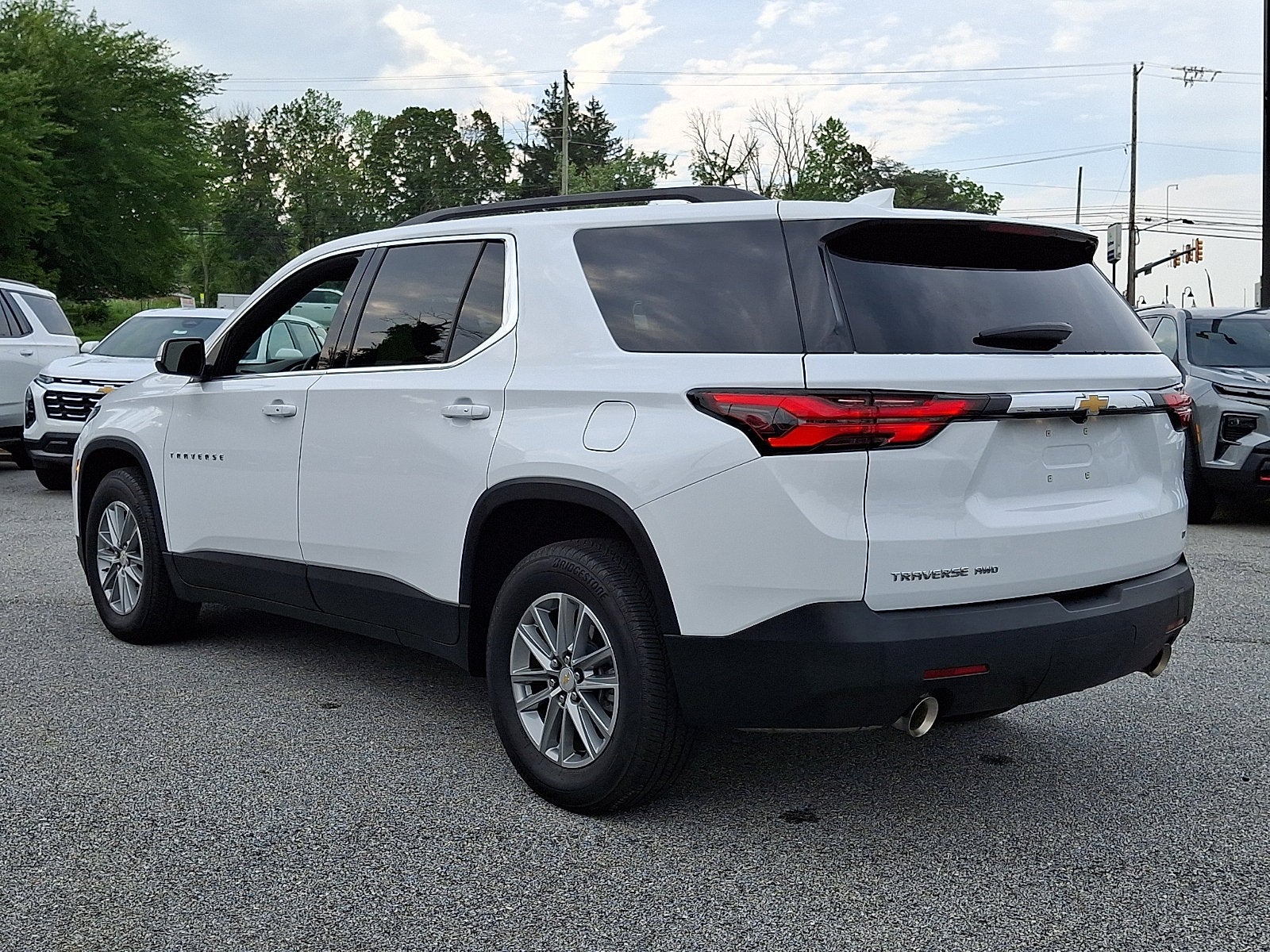 2023 Chevrolet Traverse LT Cloth