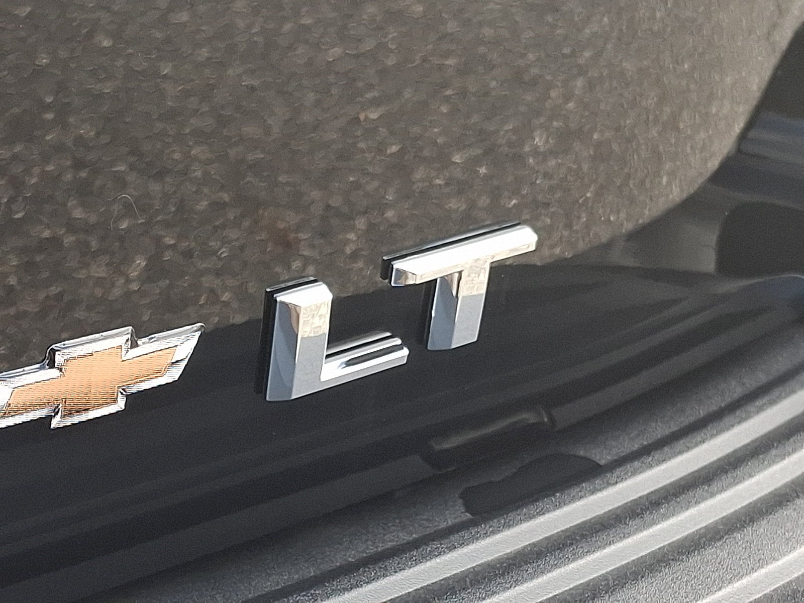 2027 Chevrolet Suburban LT