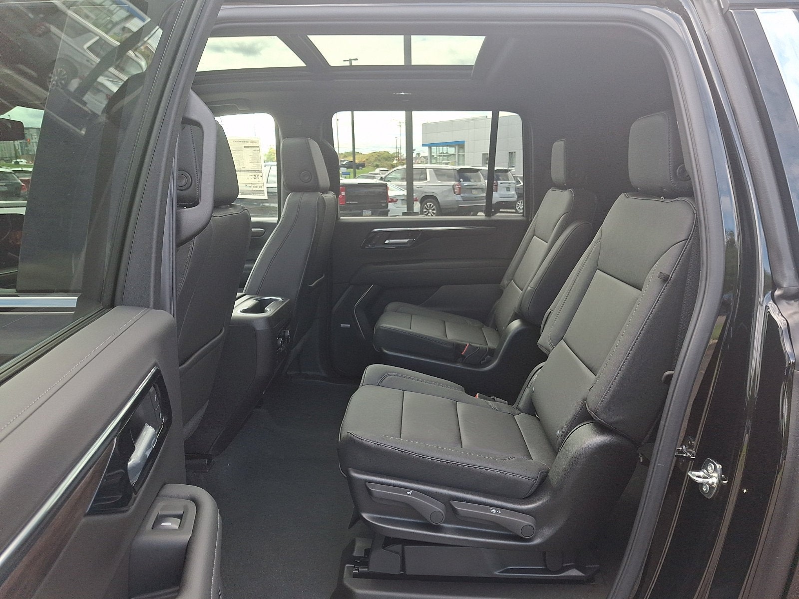 2027 Chevrolet Suburban LT