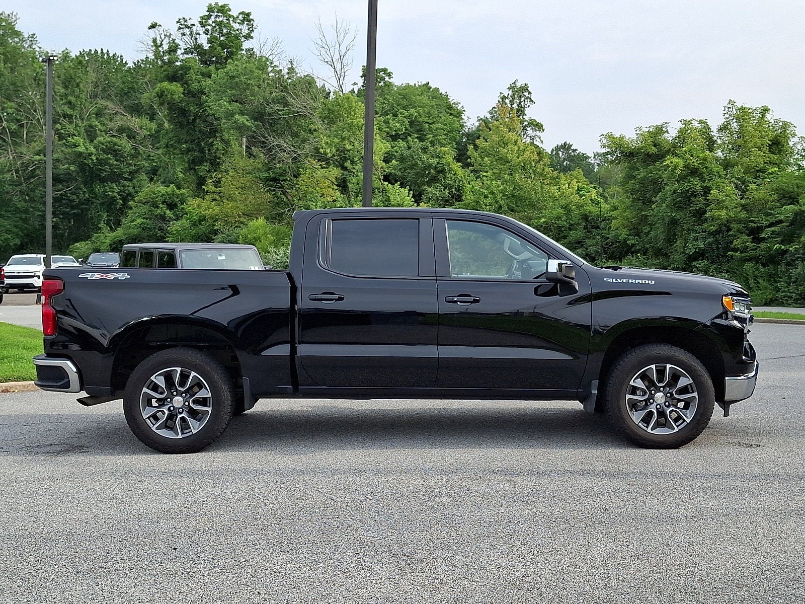 2024 Chevrolet Silverado 1500 LT (2FL)