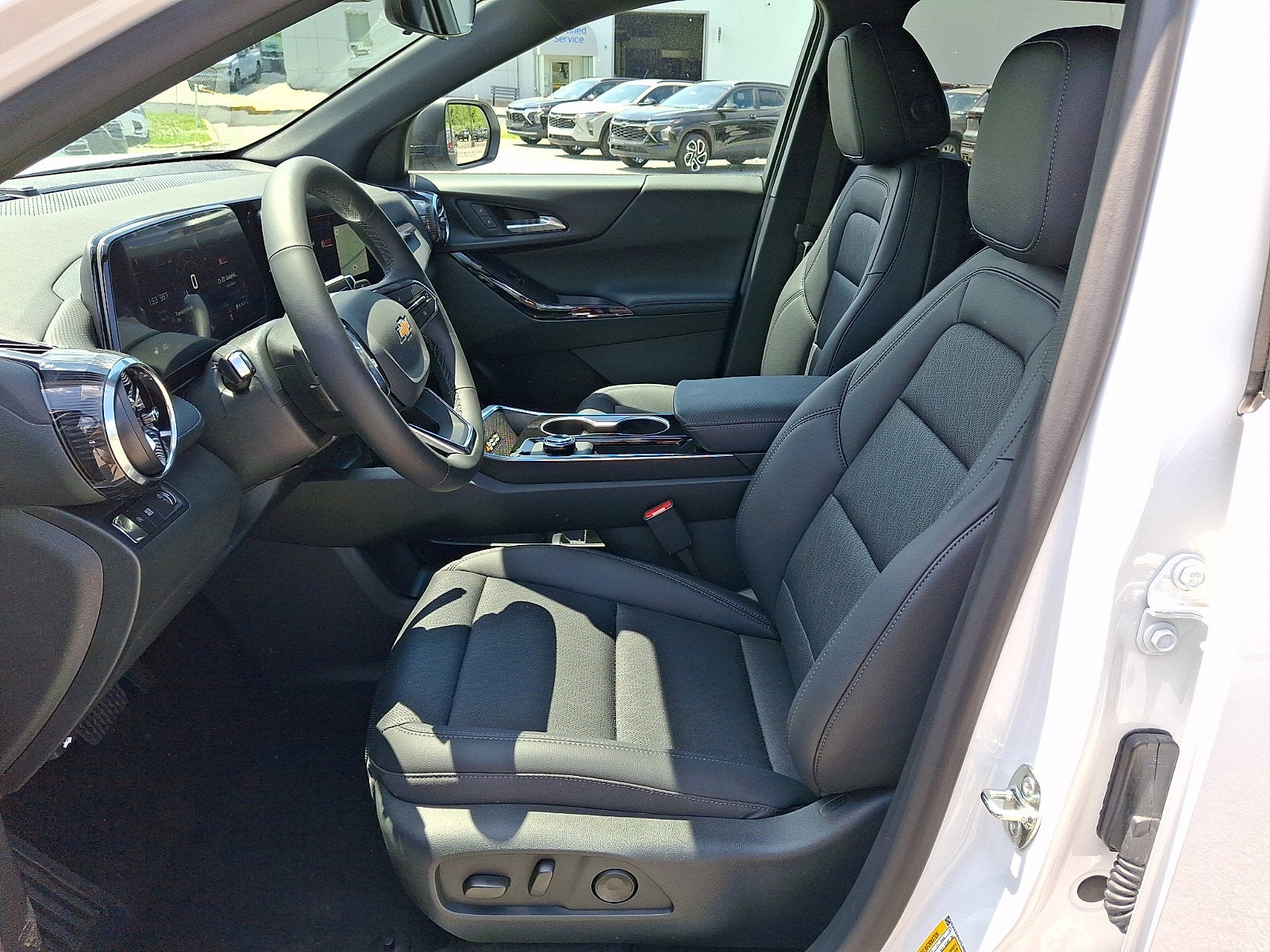 2026 Chevrolet Equinox LT - Photo 8