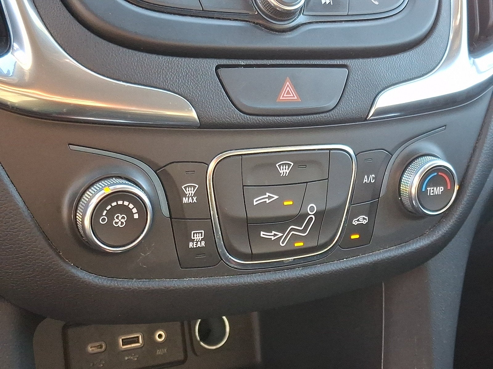 2021 Chevrolet Equinox LT - Photo 16
