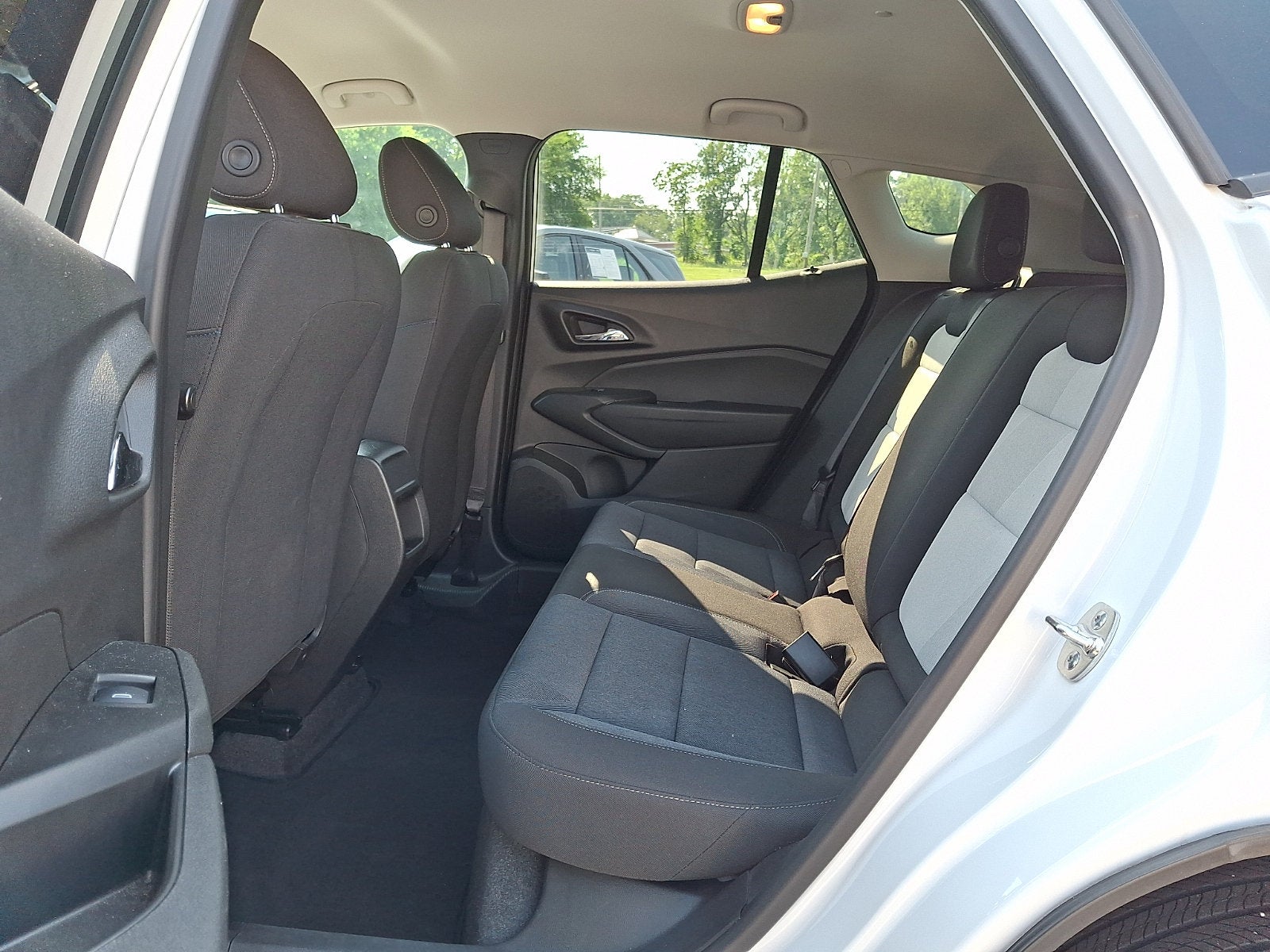 2025 Chevrolet Trax LS - Photo 11