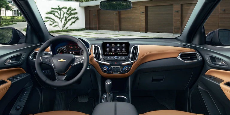 2021 Chevrolet Equinox interior view of the steering wheel and dash