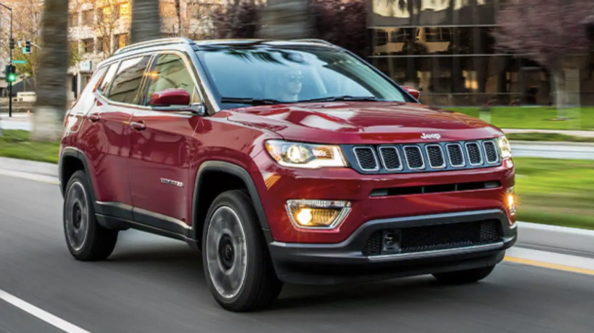  Chevy 2025 Trax Driving in the Rain at Dusk